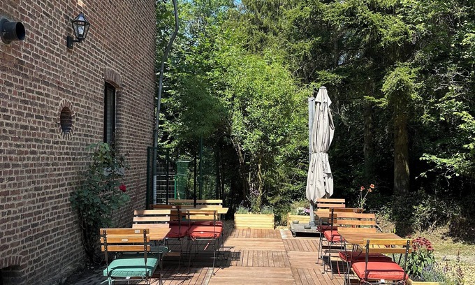 Beauraing Cama Y Desayuno | B&B met wandelroutes vanaf de deur. Comfortabele kamers, serene omgeving.