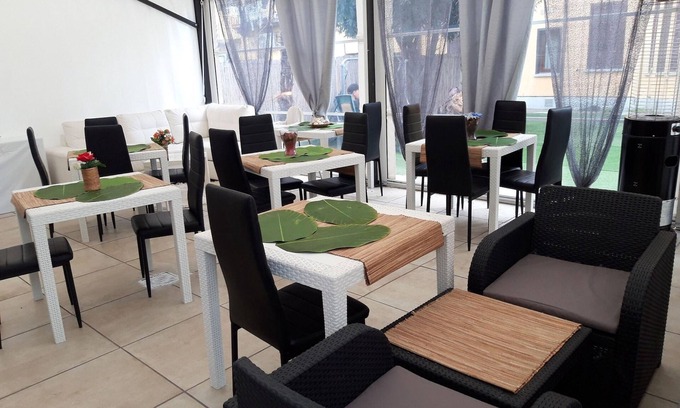 Rho Cama Y Desayuno | B b Oasis Passion Fiera - Triple Room With Wifi and Ac, External Bathroom