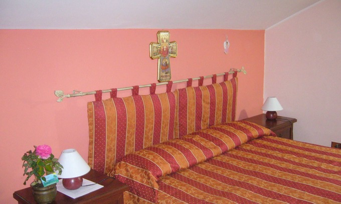 Caltanissetta Villa | B & B St. ELIA ROSA suites: VILLA ENCANTO situado en el histórico Parque DUBINI