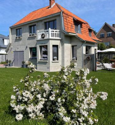 Koksijde-Bad Cama Y Desayuno | B&B Villa Navy