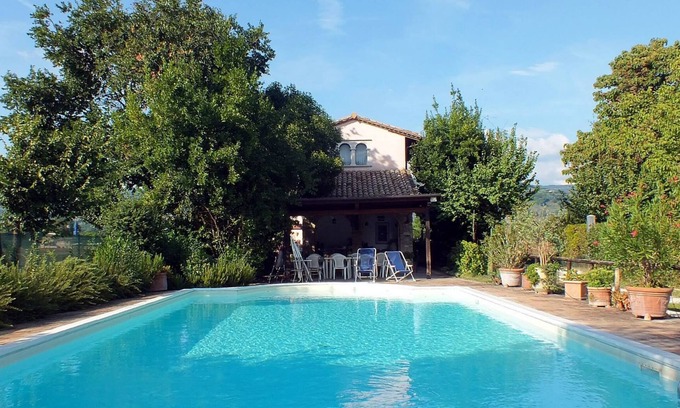 Assisi Cama Y Desayuno | B&B con piscina y vistas a Asís