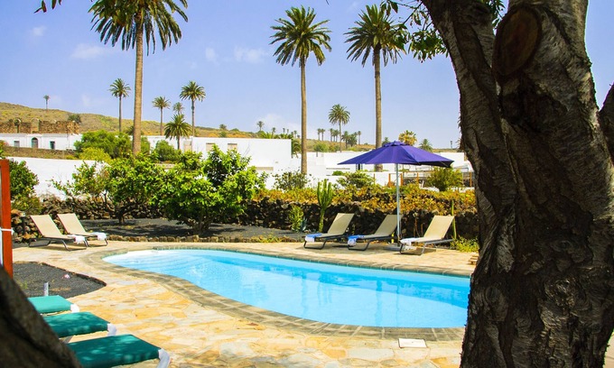 Haria Cabaña | Lola y Juan: Habitación con baño privado y piscina climatizada "ALACENA"