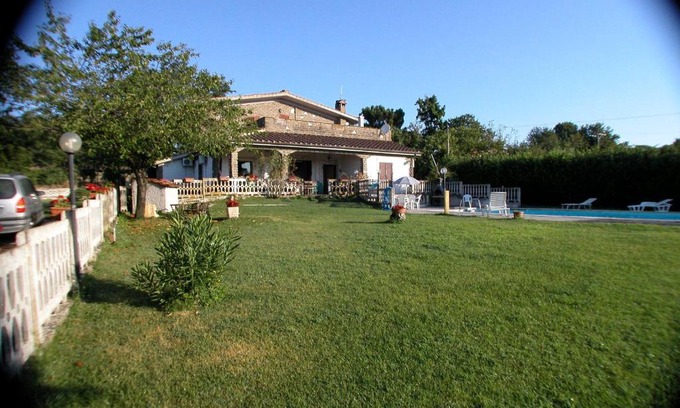 Nepi Cama Y Desayuno | B e B Montegelato
