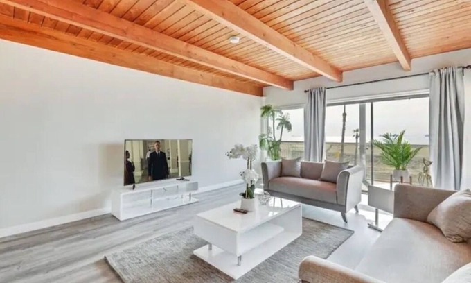 Old Towne Apartamento | #B - SEAL BEACH OCEAN VIEW 2BD HOME