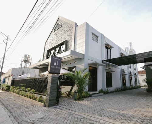 Lumajang Casa | B Syariah Guest House