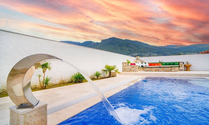 Selcuk Casa | B&Y Burgaz
