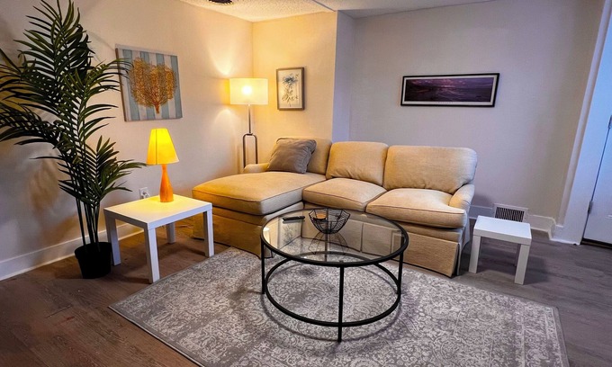 The Hill Apartamento | B1- Walk to YALE Hospital 3