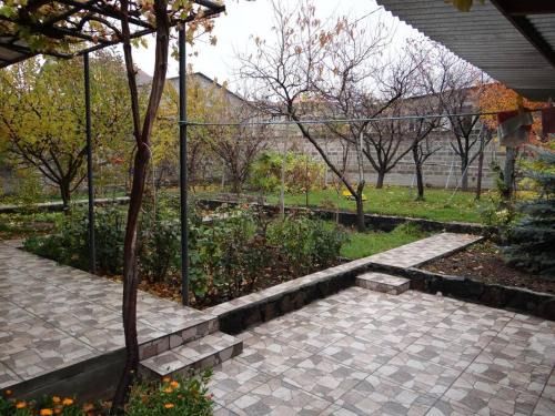 Nor-Nork Apartamento | B27: Studio+BDR w/big Garden away from city heat!