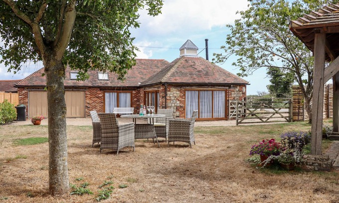 St Mary's Bay Cabaña | BAA LAMB COTTAGE, family friendly, with open fire in Dymchurch
