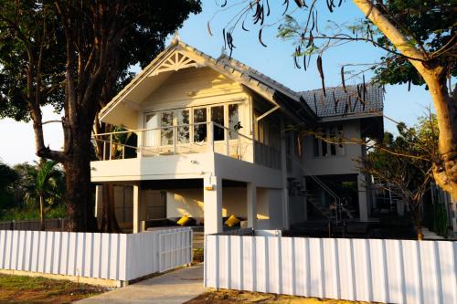 Tha Yang Casa | Baan Song Nam บ้านสองน้ำ