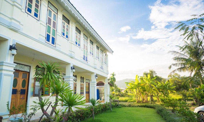 Chalong Hotel | Baba La Casa Hotel