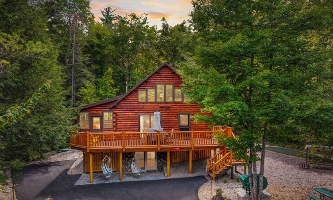 Conway Apartamento | Babbling Brook | Modern Cabin with Pond Access