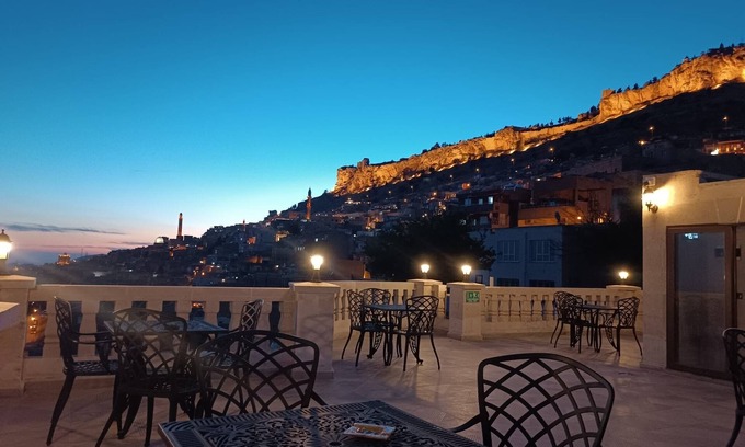 Artuklu Hotel | BABİ NEFES Demirhan Konağı