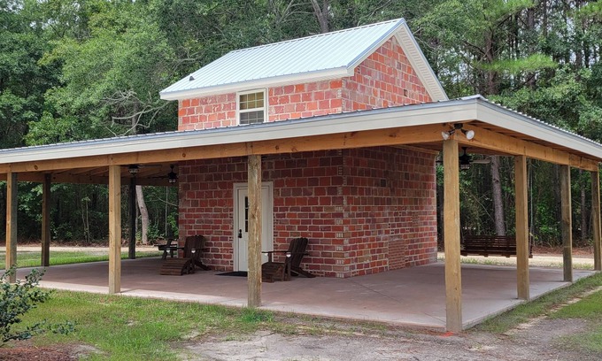 Benson Casa | Baccer Barn-On the farm with Broadslab Distillery and The Barn at Broadslab