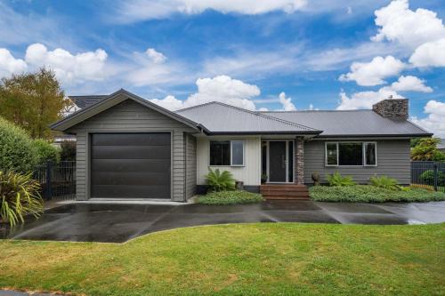Taupo Casa | Bach 32 - Taupo Holiday Home