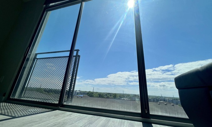 Westside Condominio | Bachelor Suites W/ Stadium Views