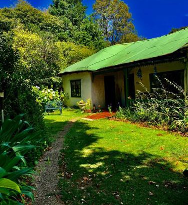 Hogsback Casa | Back o' the Moon Holiday cottage