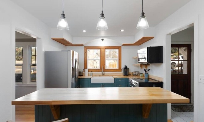 Diamond Springs Casa | Back Of The Moon Cottage In The Hills
