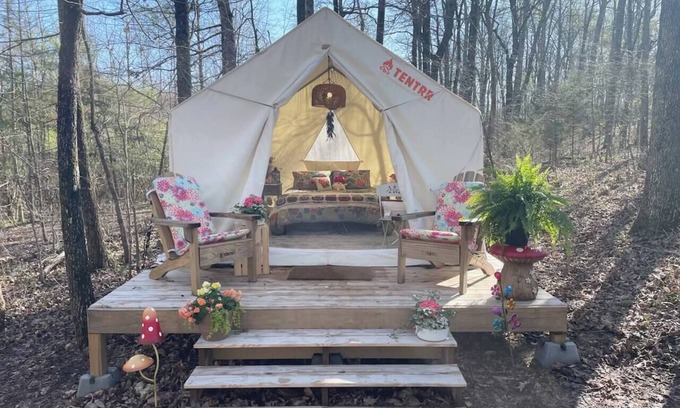 LaFayette Alquiler De RV | Back to Nature Enchanted Glamping Tent