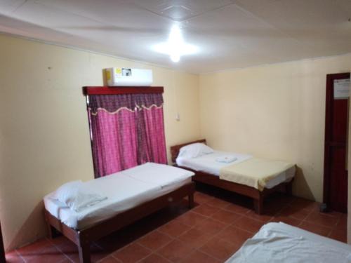 Puerto Jiménez Casa | Backpackers Corcovado Tours