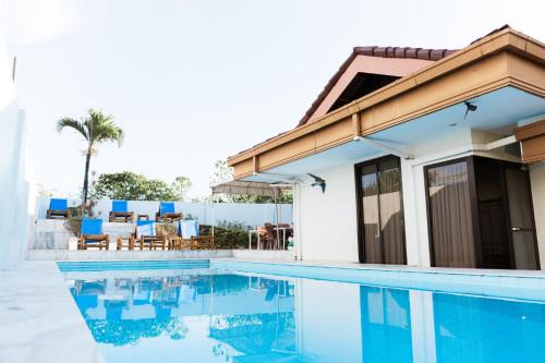 Dauis Cama Y Desayuno | Backpackers Place in SEAVIEWHILLS BOHOL