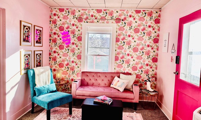 Russell Condominio | Backwoods Barbie: 1 Bed/1Bath/Kitch/Deck/Grill/Laundry/Firepit-Up to 4pp-Pet Friendly