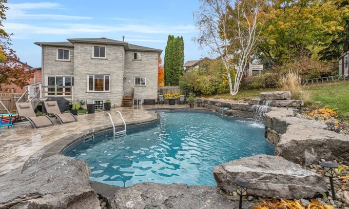 Bradford Casa | Backyard Oasis in Bradfrord-Pool