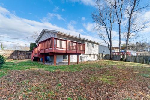 Newington Casa | Backyard and Deck Family-Friendly Lorton Home!