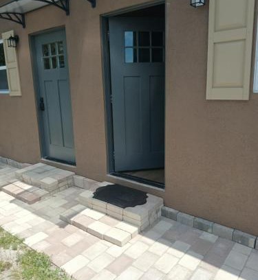 Greater Palm River Point CDC Apartamento | Backyard Bungalows