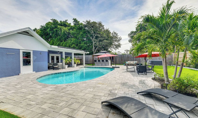 Bradenton Casa | Backyard w/Pool & Games! Family Home in Bradenton