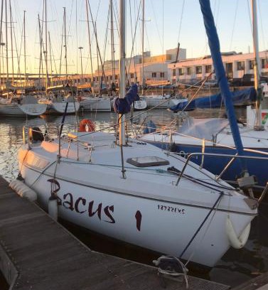 Lisbon Alquiler De Eote | Bacus - Your Floating Hideaway in Lisbon