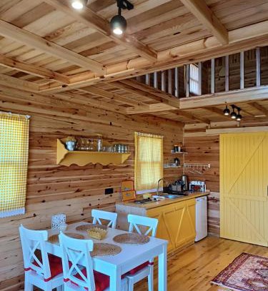 Bergama Cabina | Badece Farm Yellow House