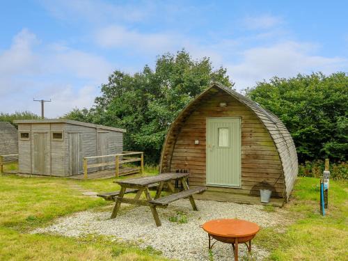 Liskeard Casa | Badger Set Penbugle Organic Farm