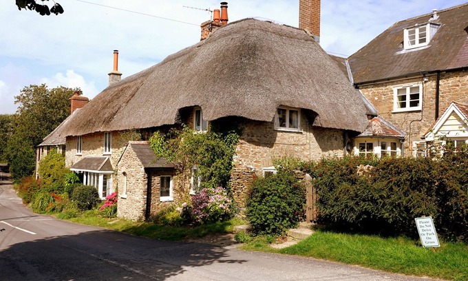 Littlebredy Cabaña | BADGERS COTTAGE, pet friendly, with open fire in Chickerell