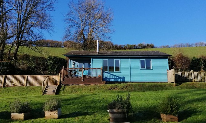 Burgh Island Chalet De Esquí | Badgers Den, a beautiful log cabin in a secluded valley close to the beach