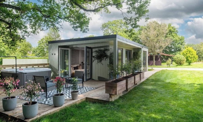 Malmesbury Apartamento | Badgers Sett | Hot Tub Stay in the Cotswolds