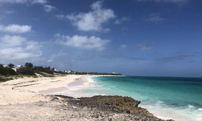 Hope Town Cabaña | Bahamian cottage & guest house. Beach access & harbour views..best spot in town!