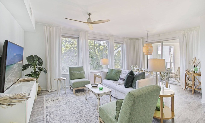 Baytowne Wharf Condominio | Bahia 4329 - Sandestin Resort, Walk to Baytowne, Community Pool + Hot Tub!