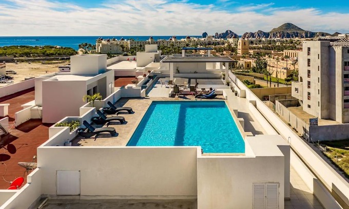 El Tezal Apartamento | Bahia del tezal 202b: 2BR/2BT Condo, Big pool, 5 minutes walk to Beach!