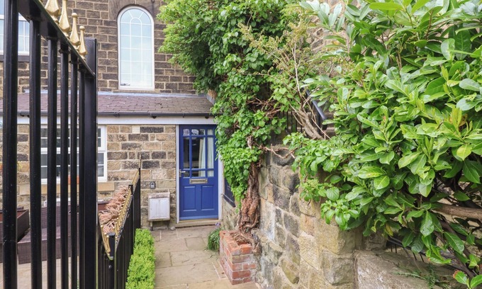 Ilkley Cabaña | BAHT'AT COTTAGE, pet friendly in Burley In Wharfedale