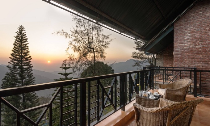 Kasauli Hotel | Baikunth Resorts by Leisure Hotels