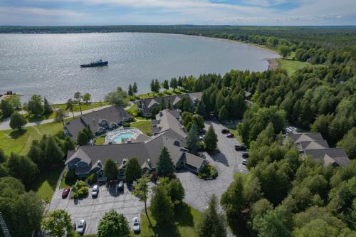Baileys Harbor Hotel | Baileys Harbor Yacht Club Resort