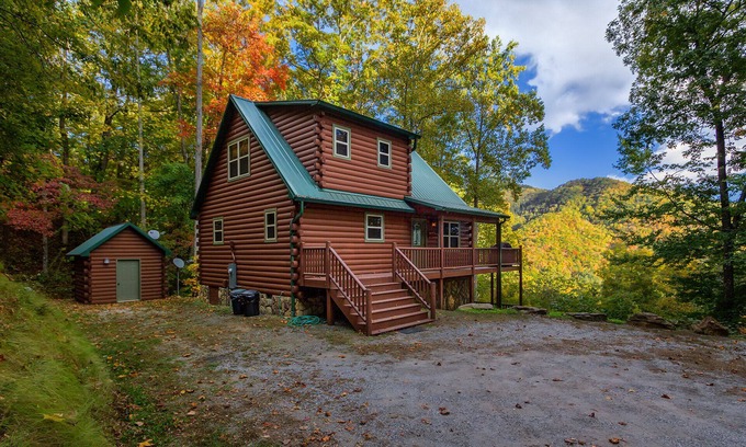 Bryson City Cabina | Baines Mountain Hideaway