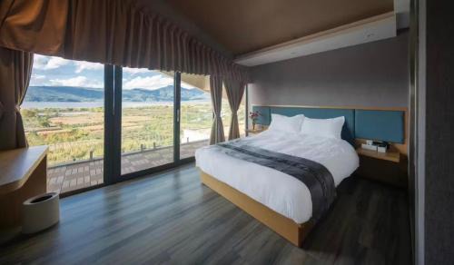 Yulong Hotel | Baique Liangqi Mountain and Sea Panoramic Hotel