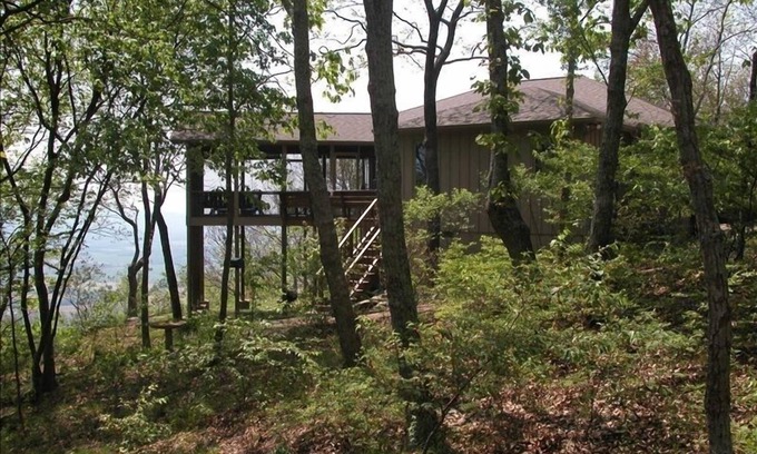 Saint Andrews Casa | Bairnwick también: una de las mejores vistas de Bluff en la montaña Sewanee