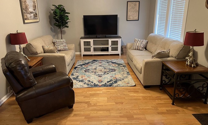 Eufaula Casa | Bait ‘em up Bungalow in Downtown Eaufaula