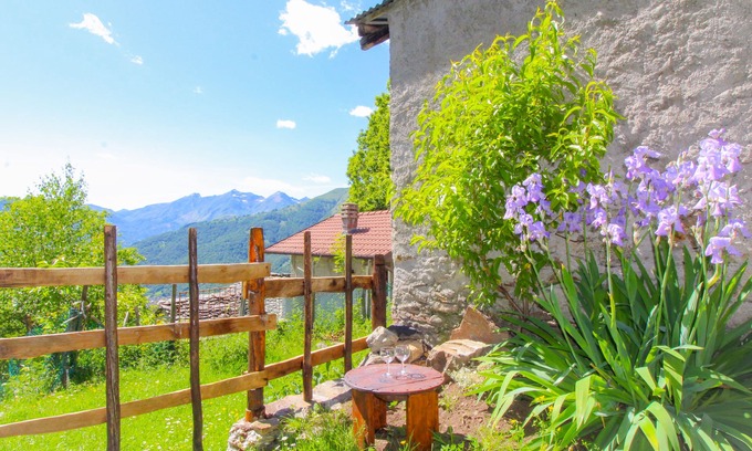 Vercana Cabina | Baita Cà Maria - Refuge of love with a view
