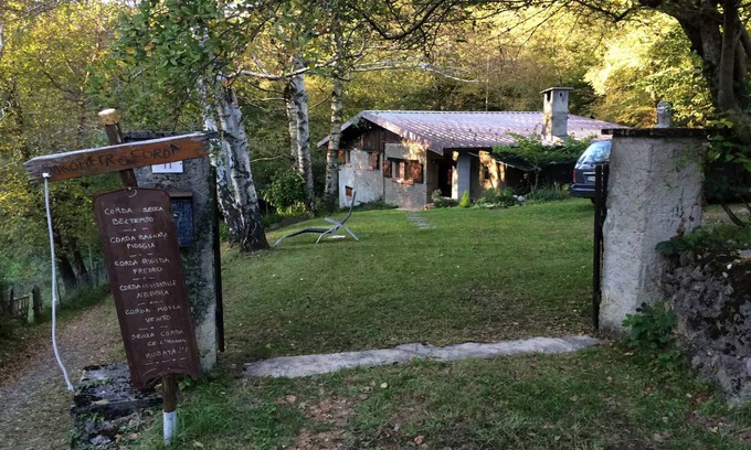 Codogna-Cardano Chalet De Esquí | Baita Immersa Nel Verde, Grandola Ed Uniti, Italy