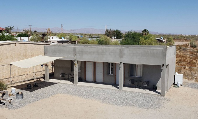 Segunda Sección Cabina | Baja's Rest stop