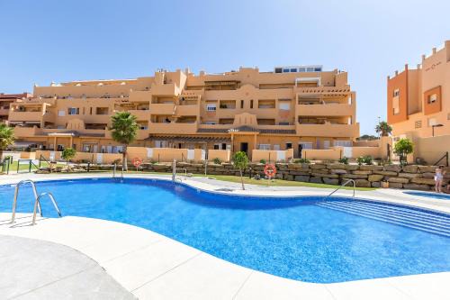 Tarifa Apartamento | Bajo con Jardin y Piscina cerca de la Playa Dos Dormitorios